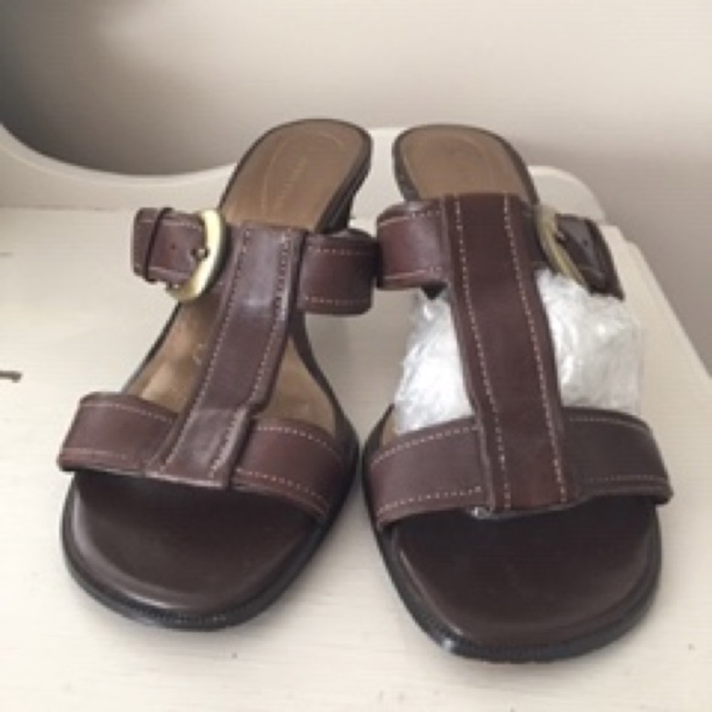 Anne Klein slip on sandles